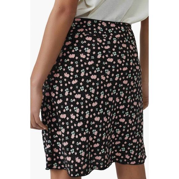 Free People IRL Floral Skirt Pull On Mid Rise Unlined Mini Black Pink Size 10 - Picture 3 of 11